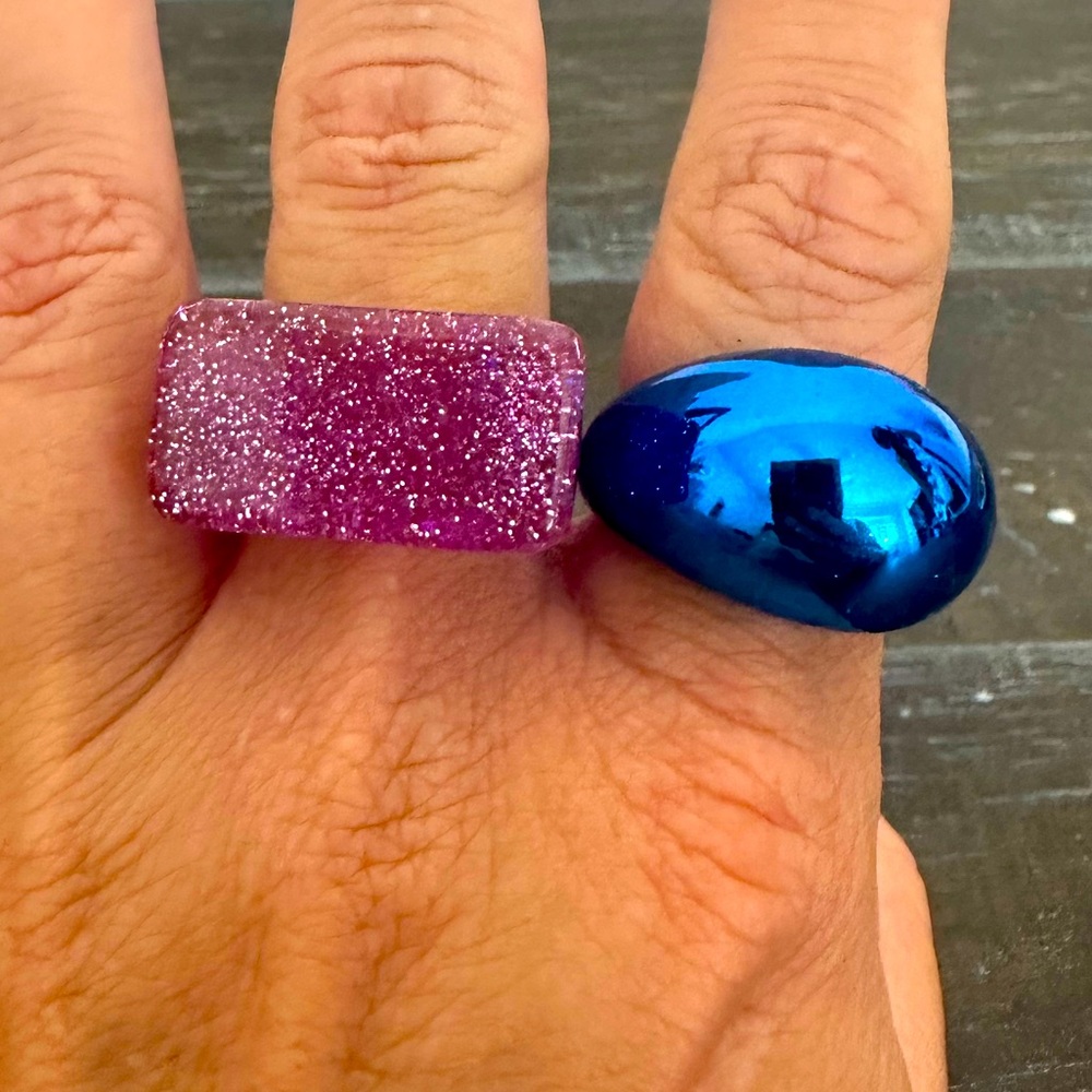 Set of 2 Lucite Retro Rings